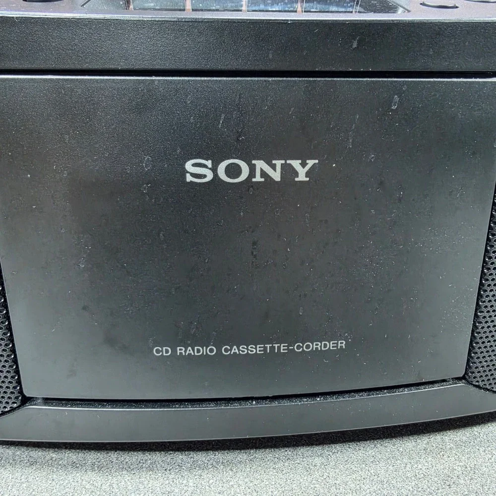 Sony CFD-S70 Boombox Portable CD Cassette Radio Player Black Mega Bass- works!